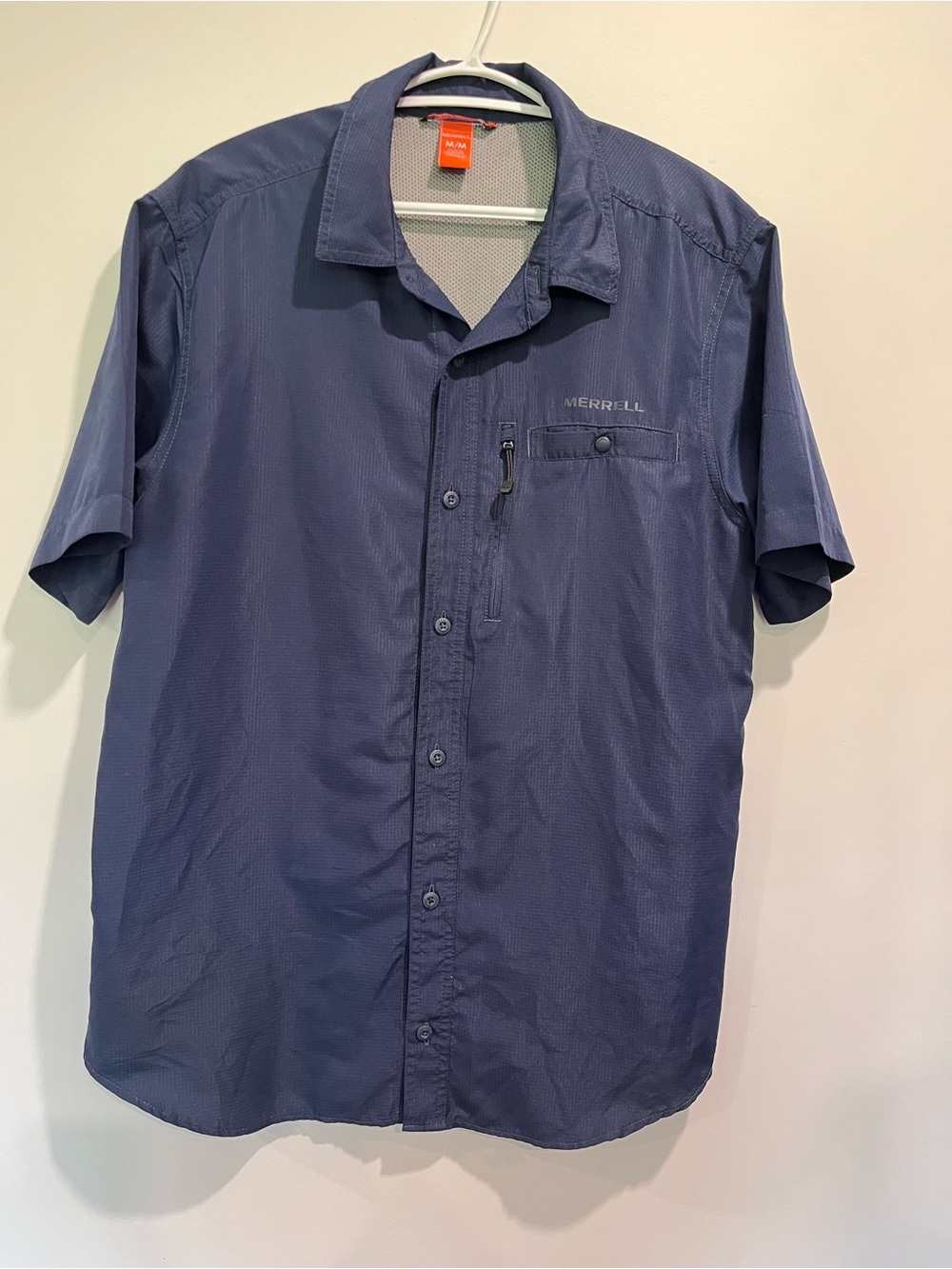 Merrell Men's M Short Sleeve Button-Up Outdoor T Shirt in Navy Blue Hiking